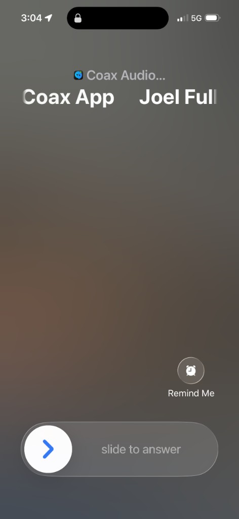 iOS incoming call on lock screen - caller name and company name (Coax App)